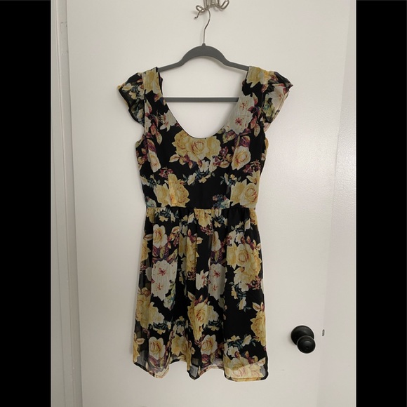 Macy’s summer dress - Picture 2 of 2